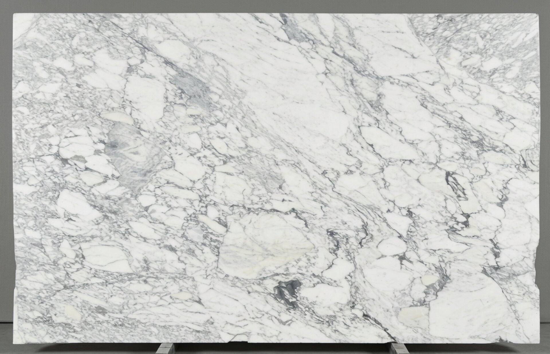 Calacatta Marble slab at Modul Marble