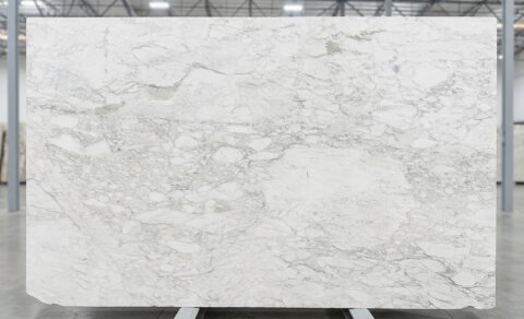 Calacatta Caldia Marble Slab in Sun Valley, Los Angeles