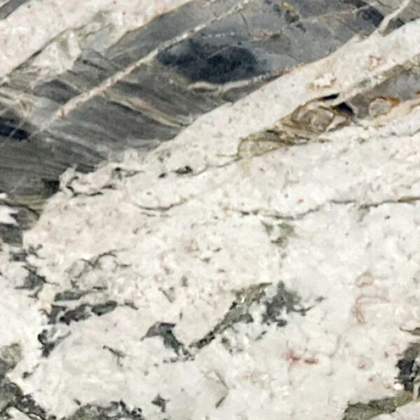 Paramount Quartzite 3/4