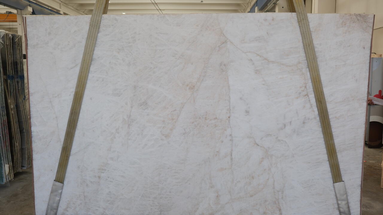 Quartzite Bianco Honed 2cm