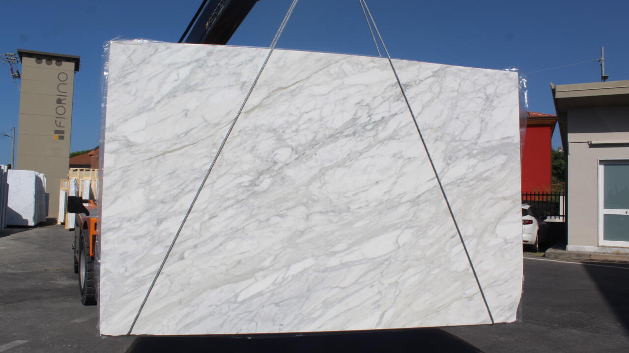 Calacatta Cremo Polished/Honed 3cm