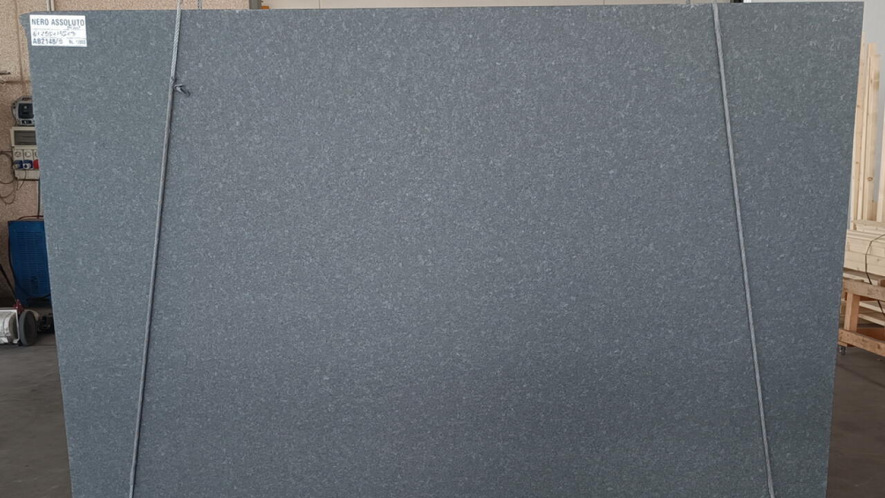 Absolute Black Flamed 3cm
