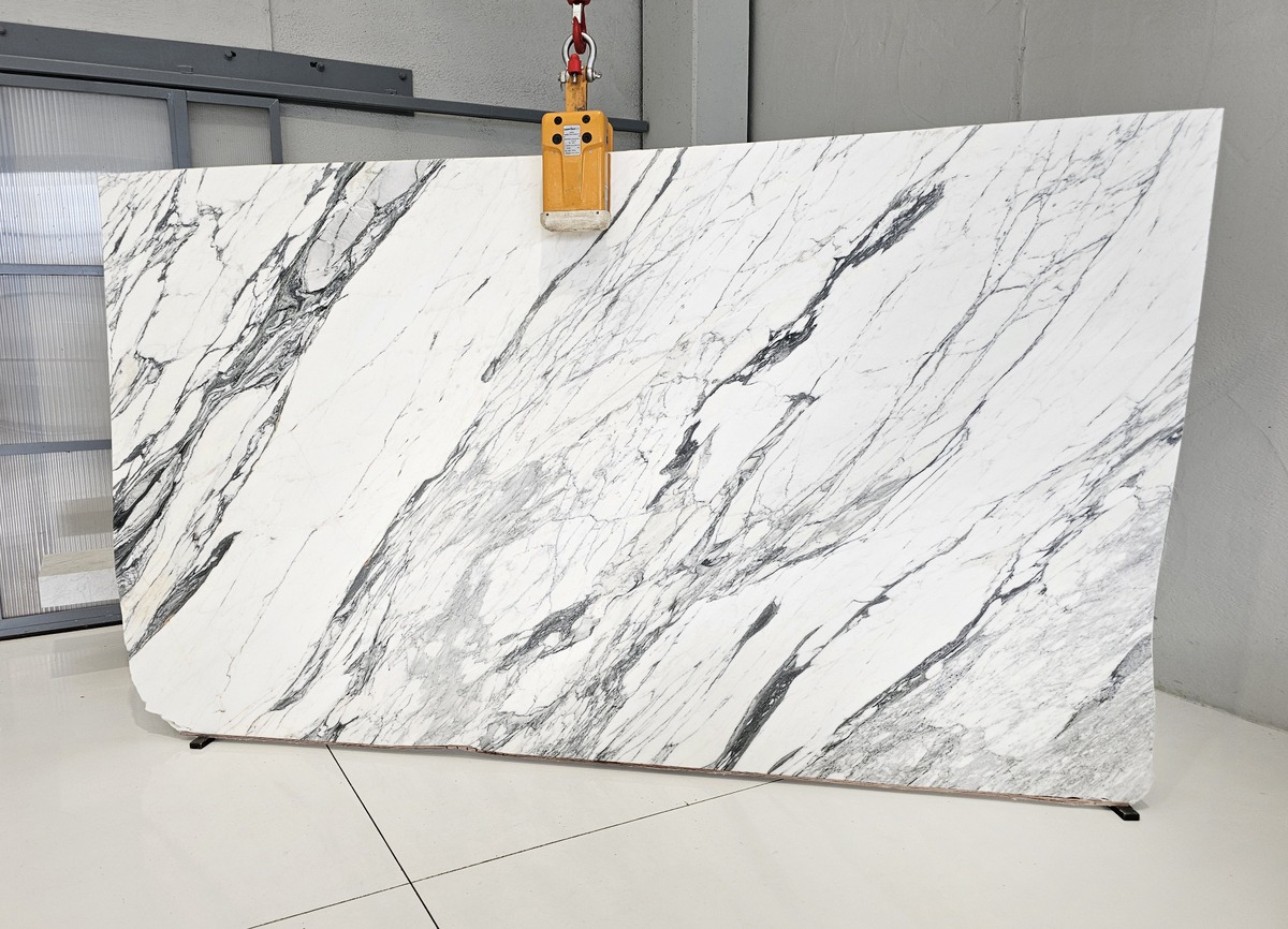 Calacatta Corchia Polished 2cm Marble by PACIFICA