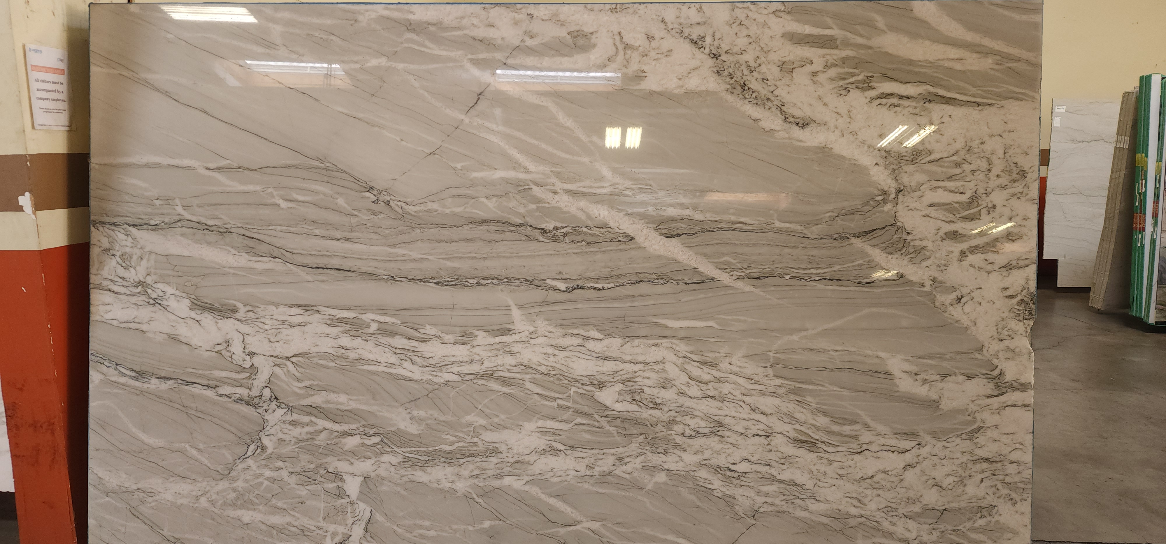 Nuage Pol 2 CM Quartzite by PACIFICA