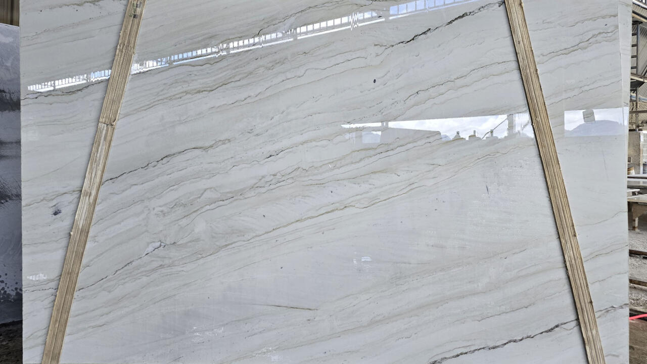 Caldia Quartzite Leather 3cm