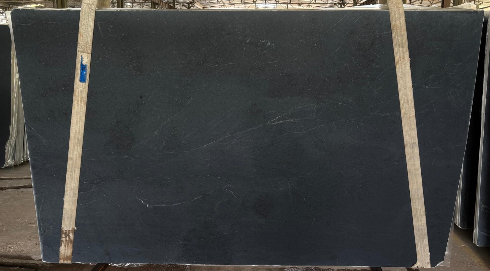Saratoga Black
