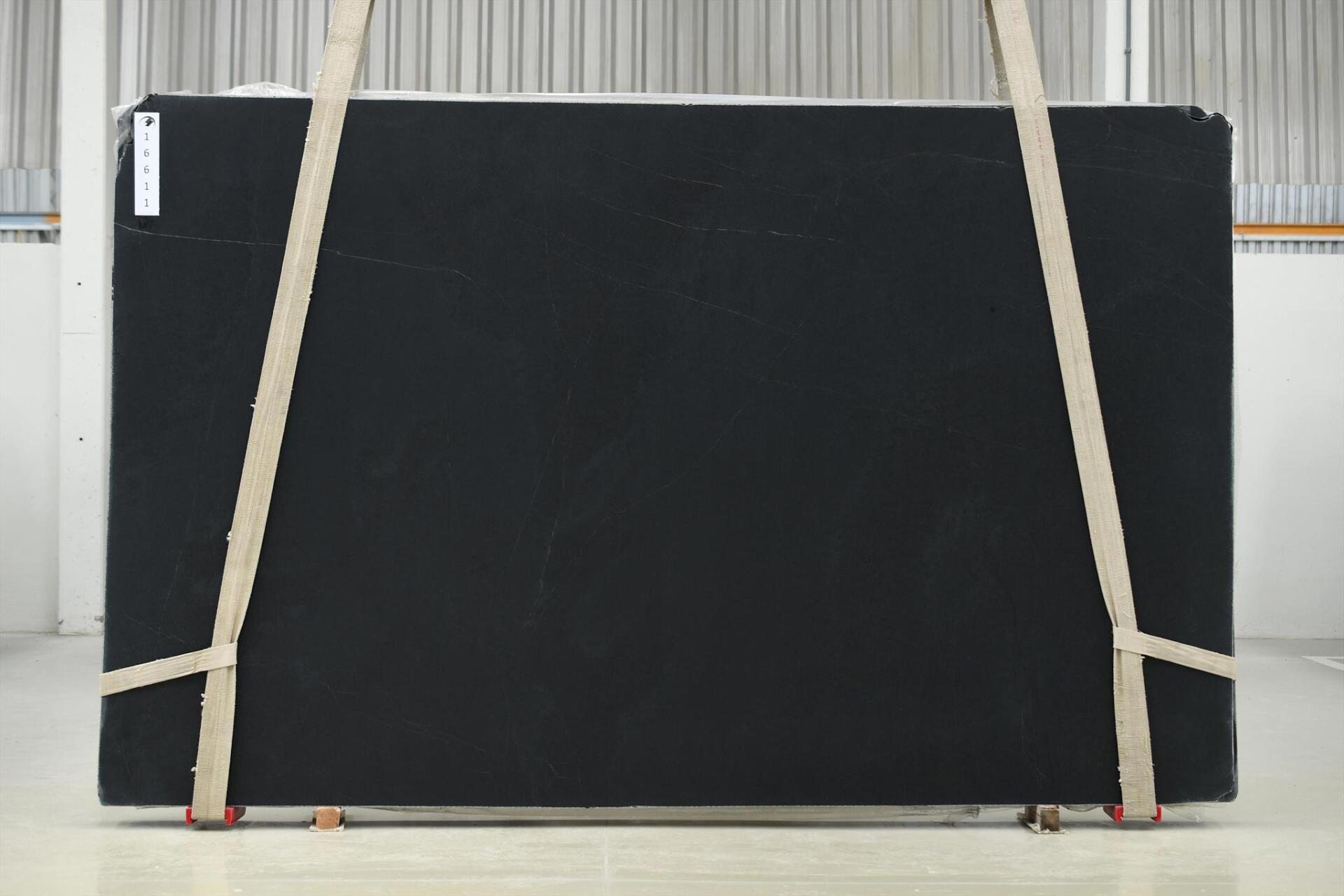 Saratoga Black