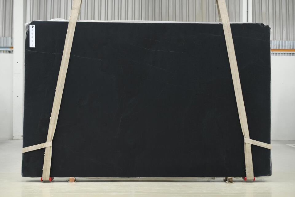 Saratoga Black