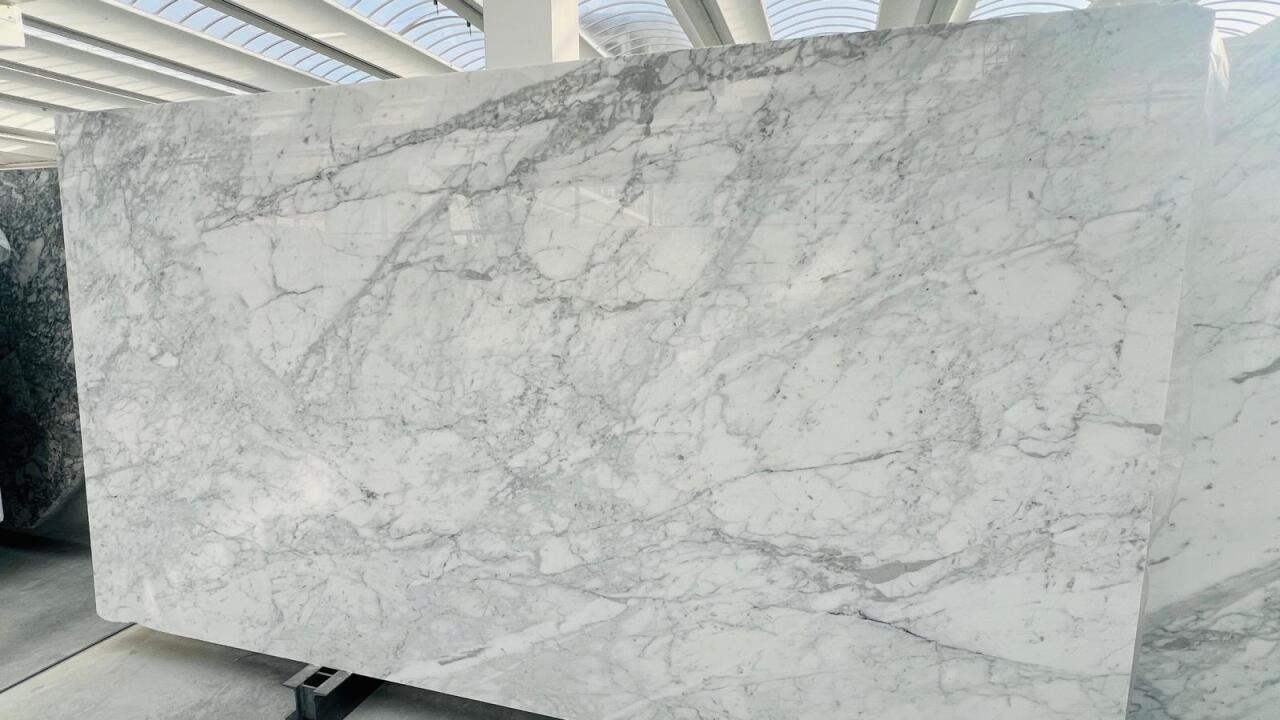 Calacatta Miele Honed 2cm