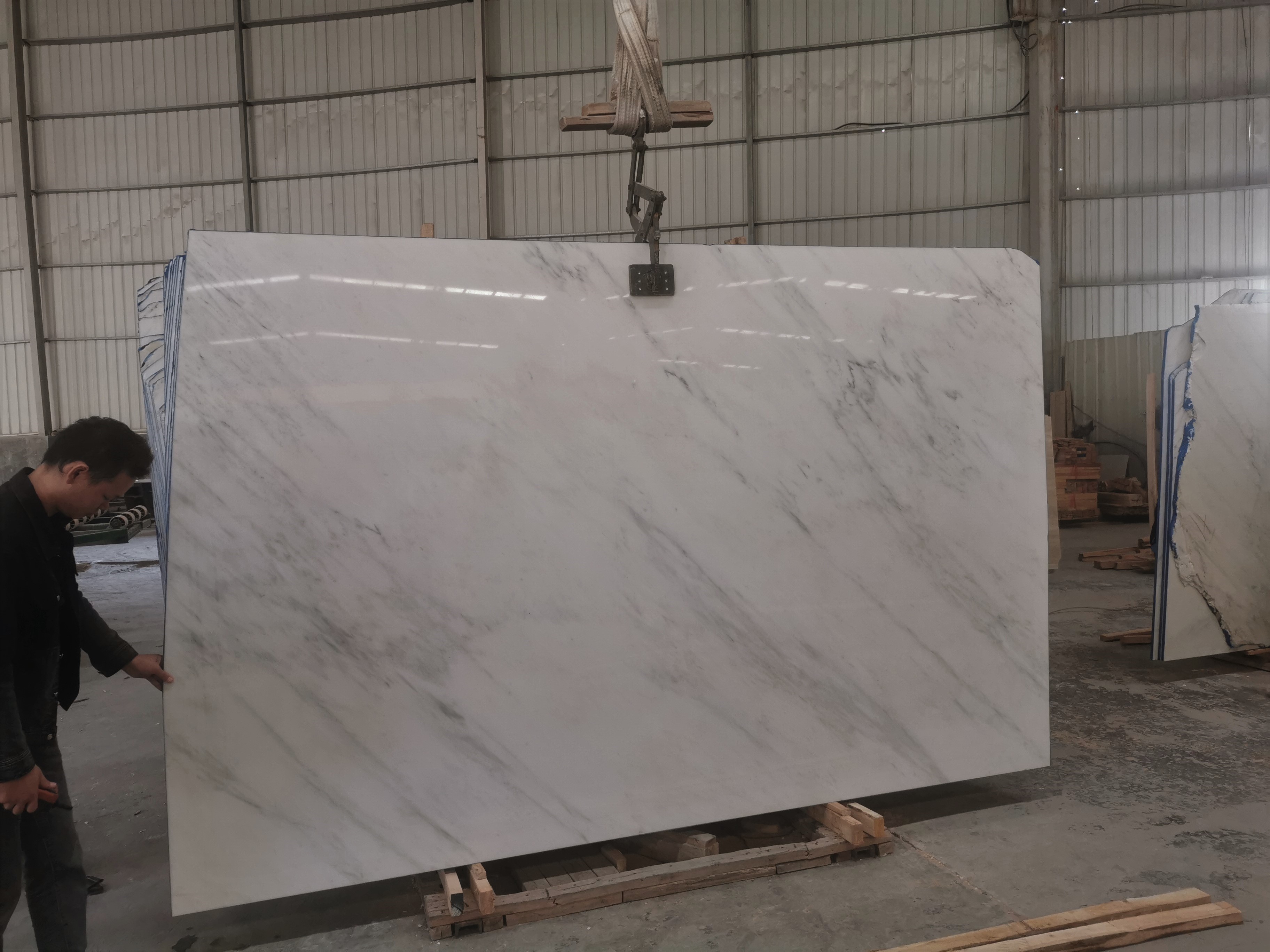 Calacatta Bella Extra 2cm Marble by PACIFICA