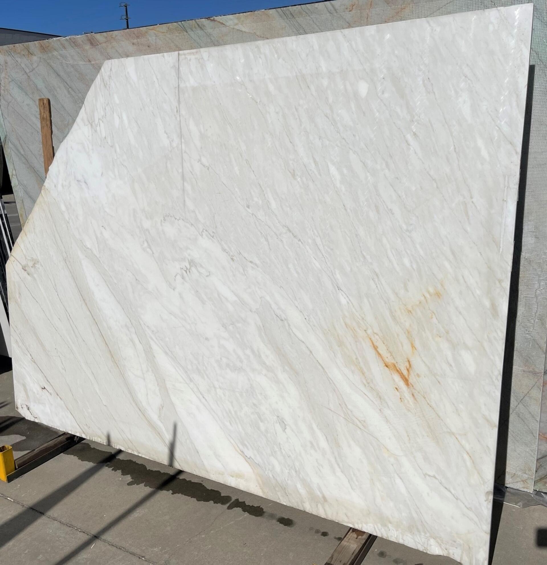 Calacatta Cremo