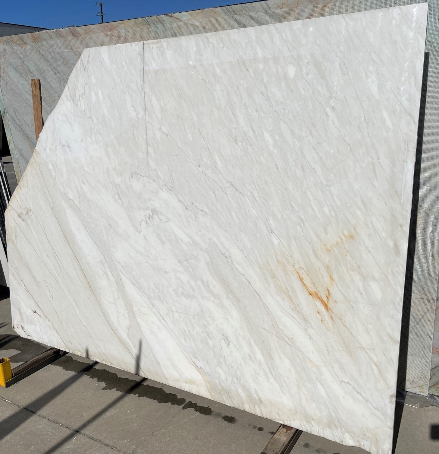 Calacatta Cremo Marble Slab in Sun Valley, Los Angeles