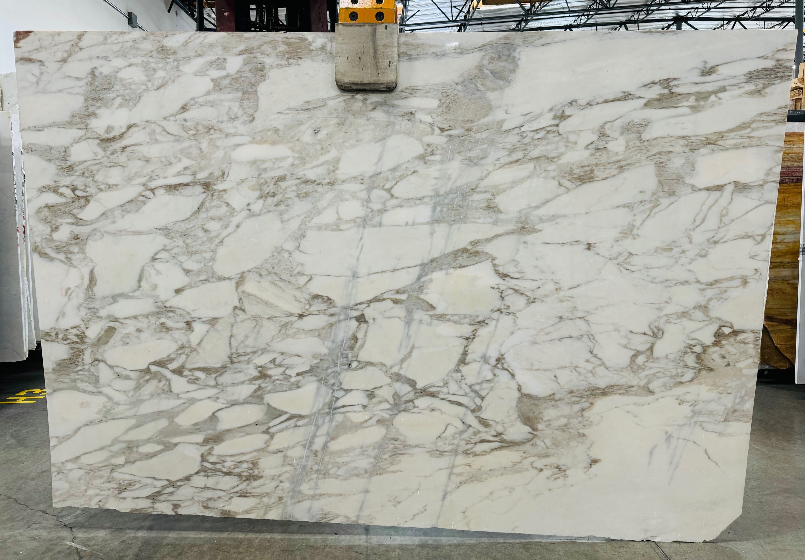 Calacatta Tbluette Marble Slab in Sun Valley, Los Angeles