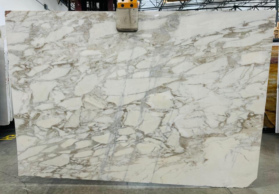 Calacatta Tbluette Marble Slab in Sun Valley, Los Angeles