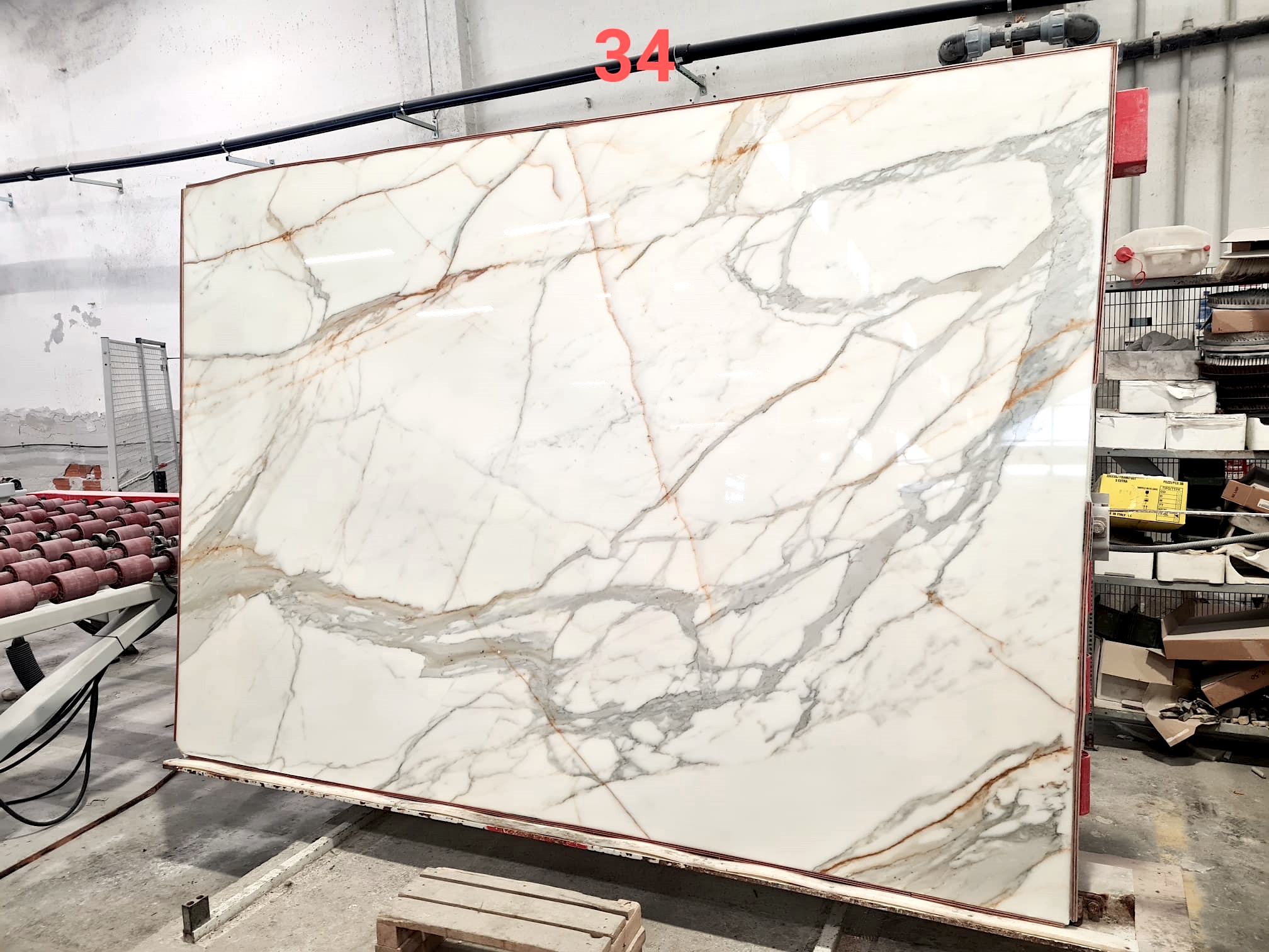 Calacatta Gold Extra Polished 2cm Marble by PACIFICA