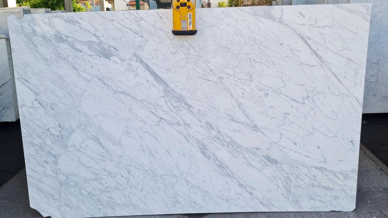 Calacatta Classico Polished/Honed 2cm