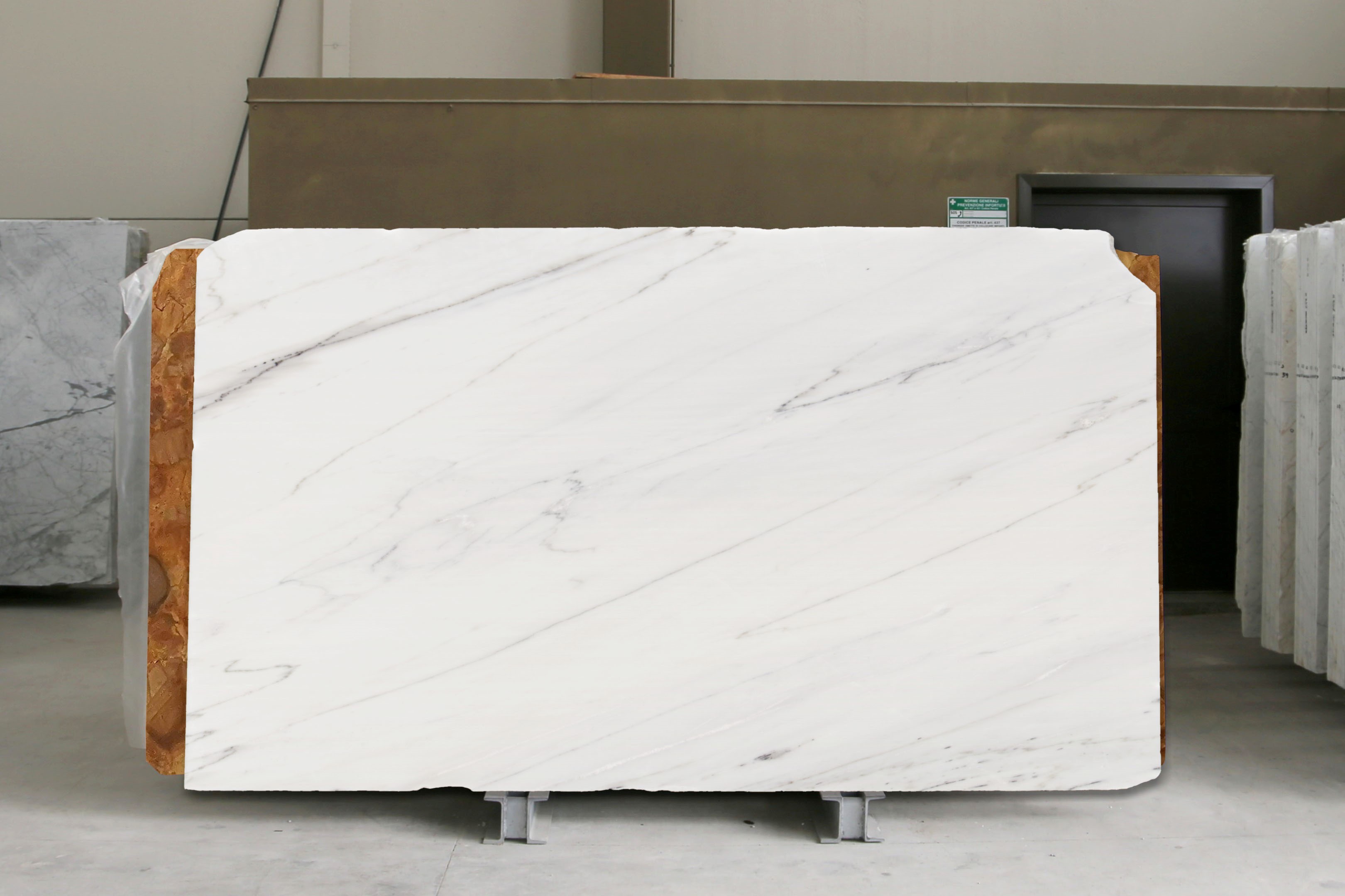 Calacatta Lincoln Polished 2cm Marble by PACIFICA