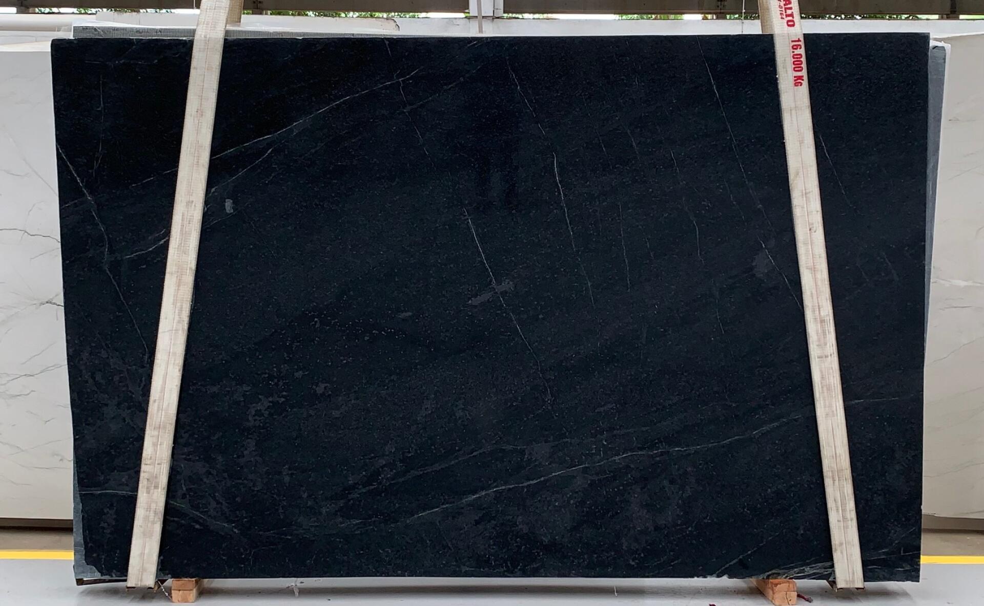 Saratoga Black
