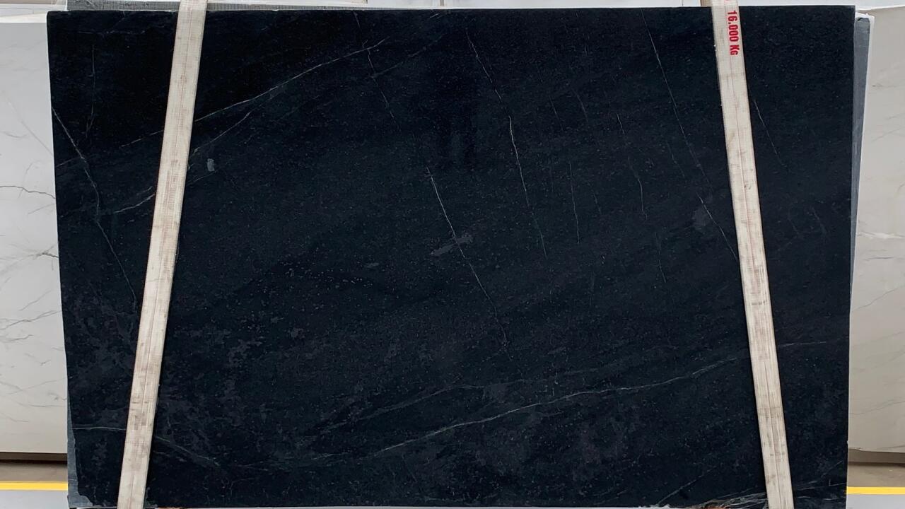 Saratoga Black