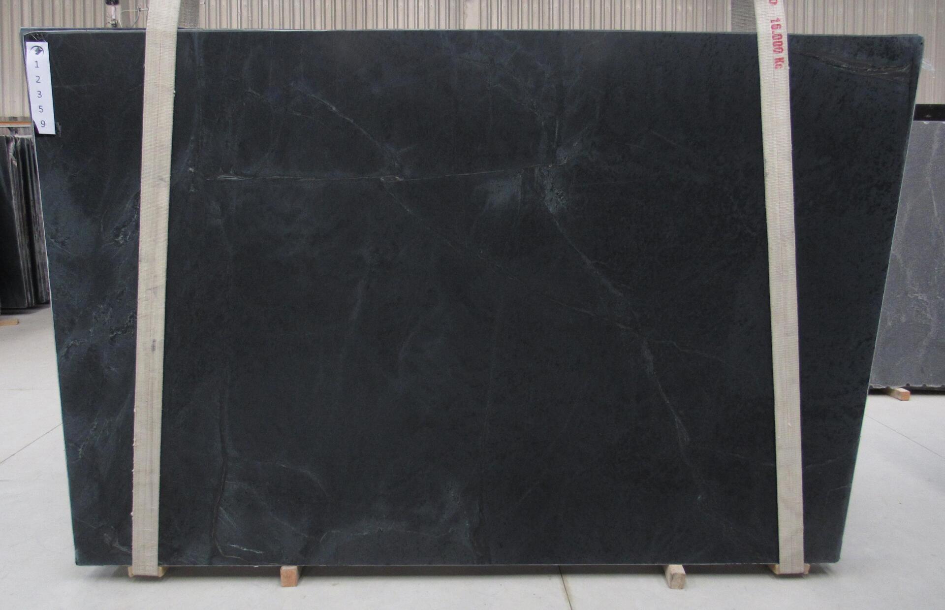 Saratoga Black