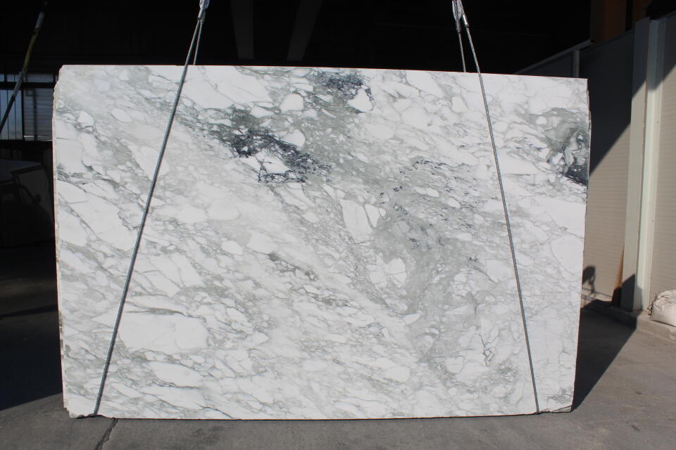 Calacatta Vagli Marble Slab in Sun Valley, Los Angeles