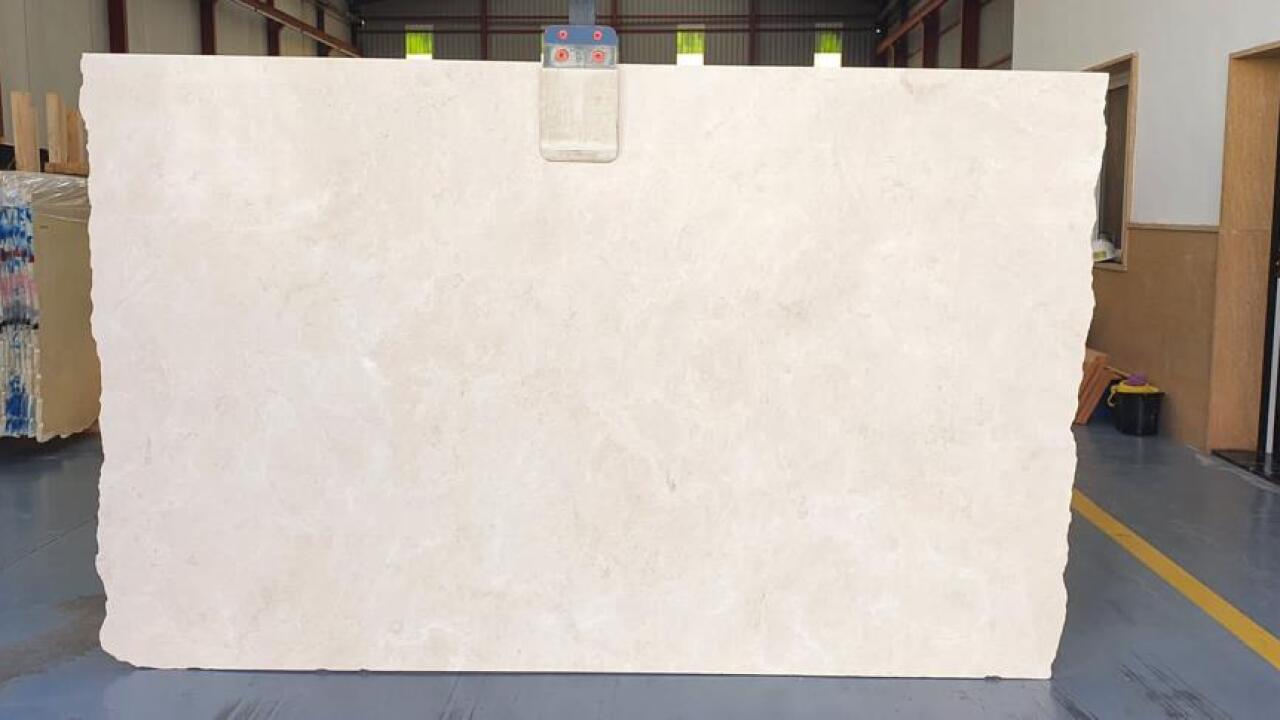 Crema Marfil Brushed 2cm