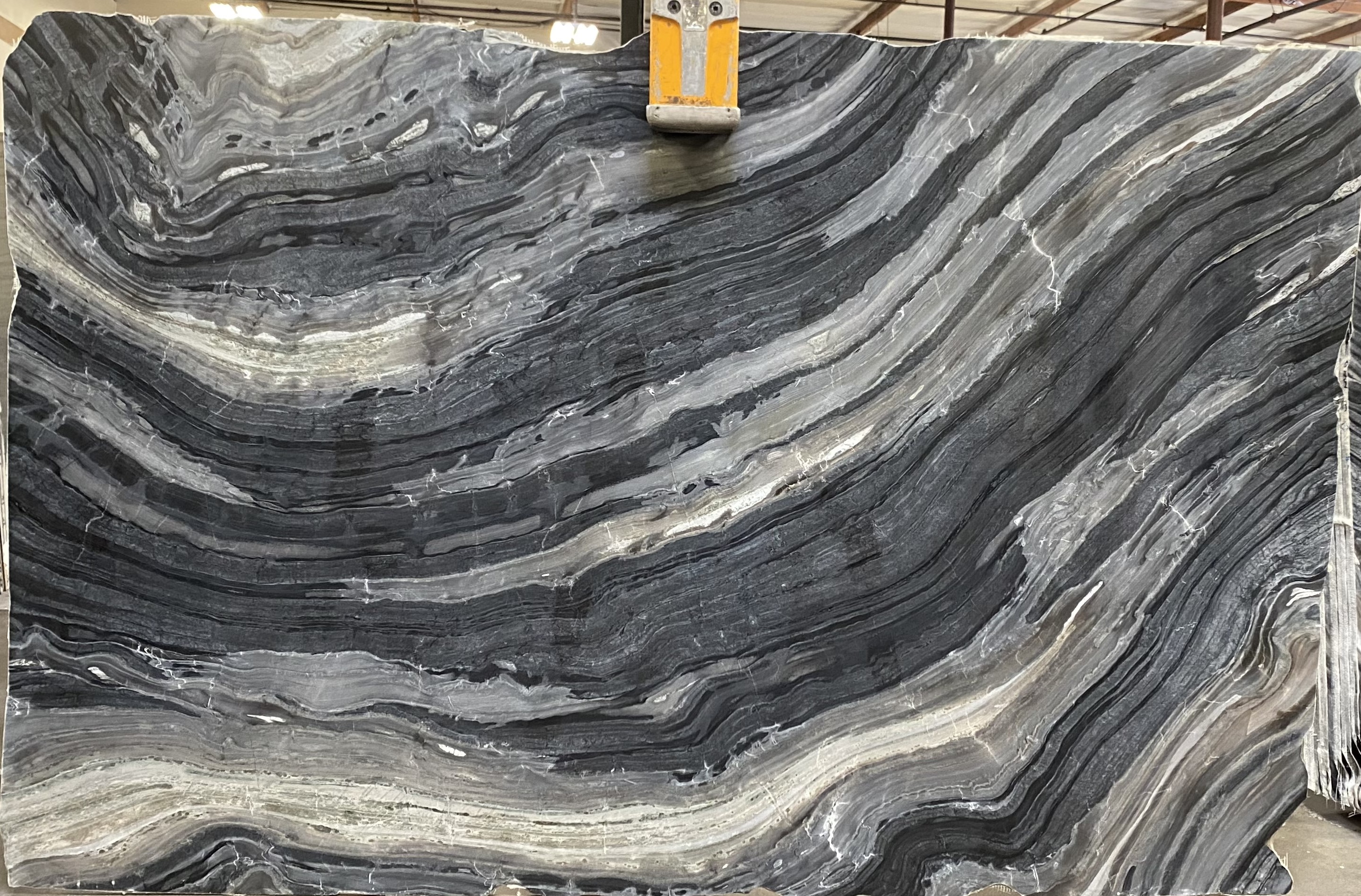 Silver Wave Gold 2cm Marble by PACIFICA