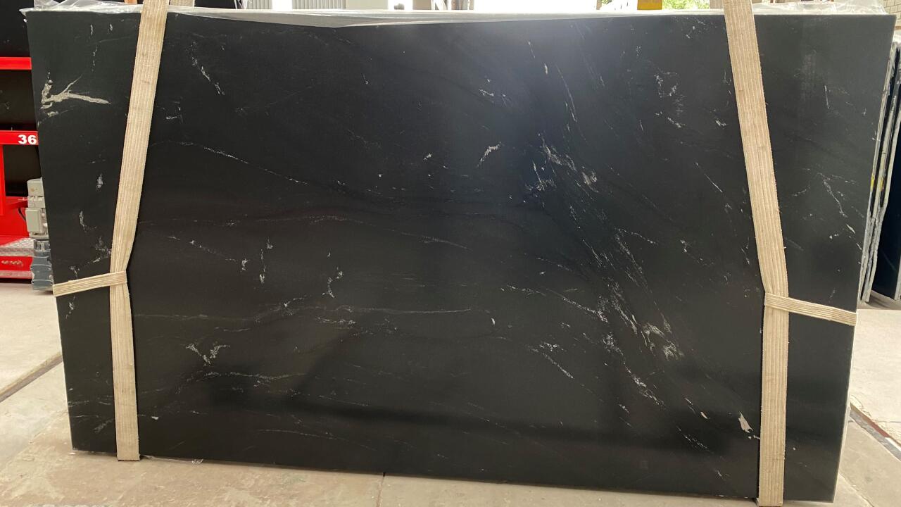 Ebony/Negresco Honed Finish 3cm