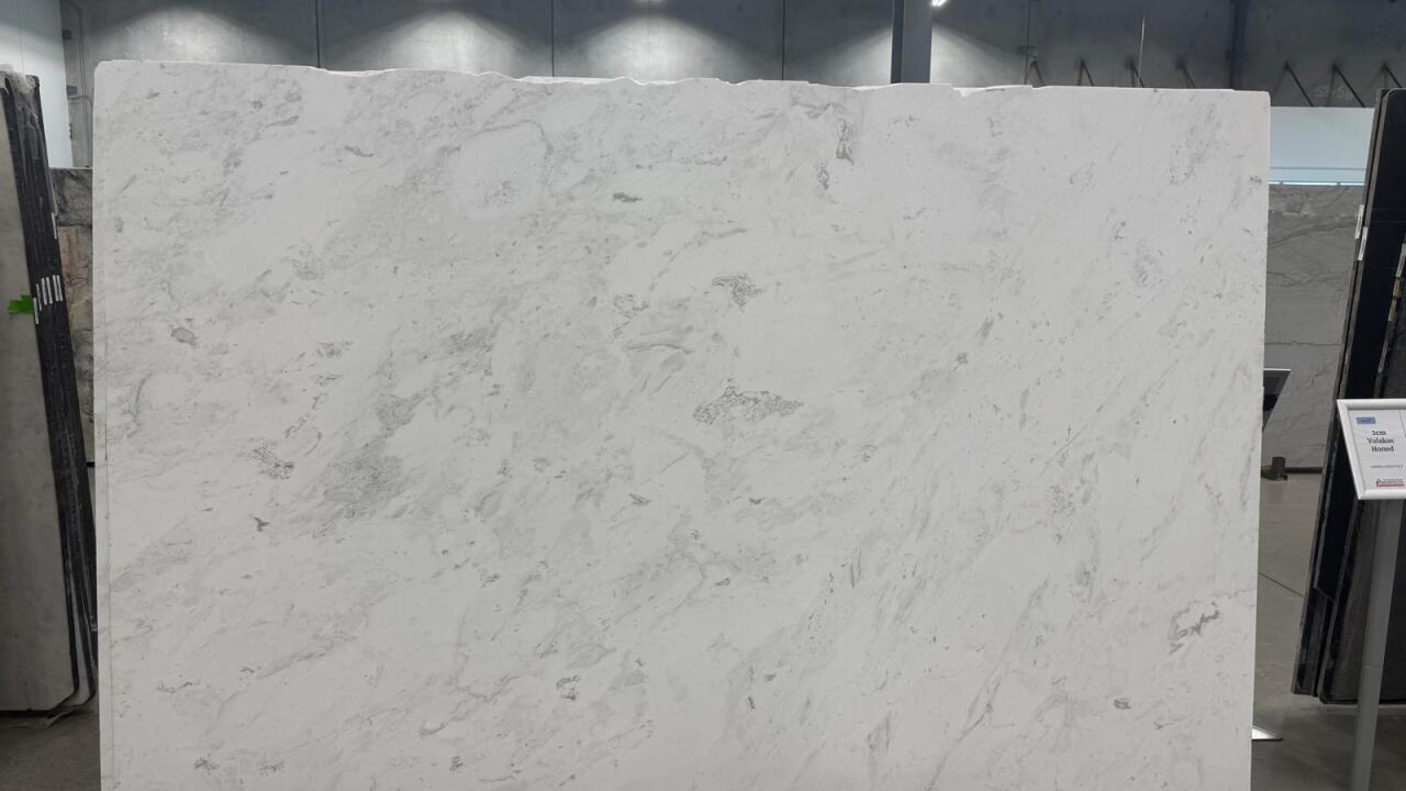 Volakas 2cm honed