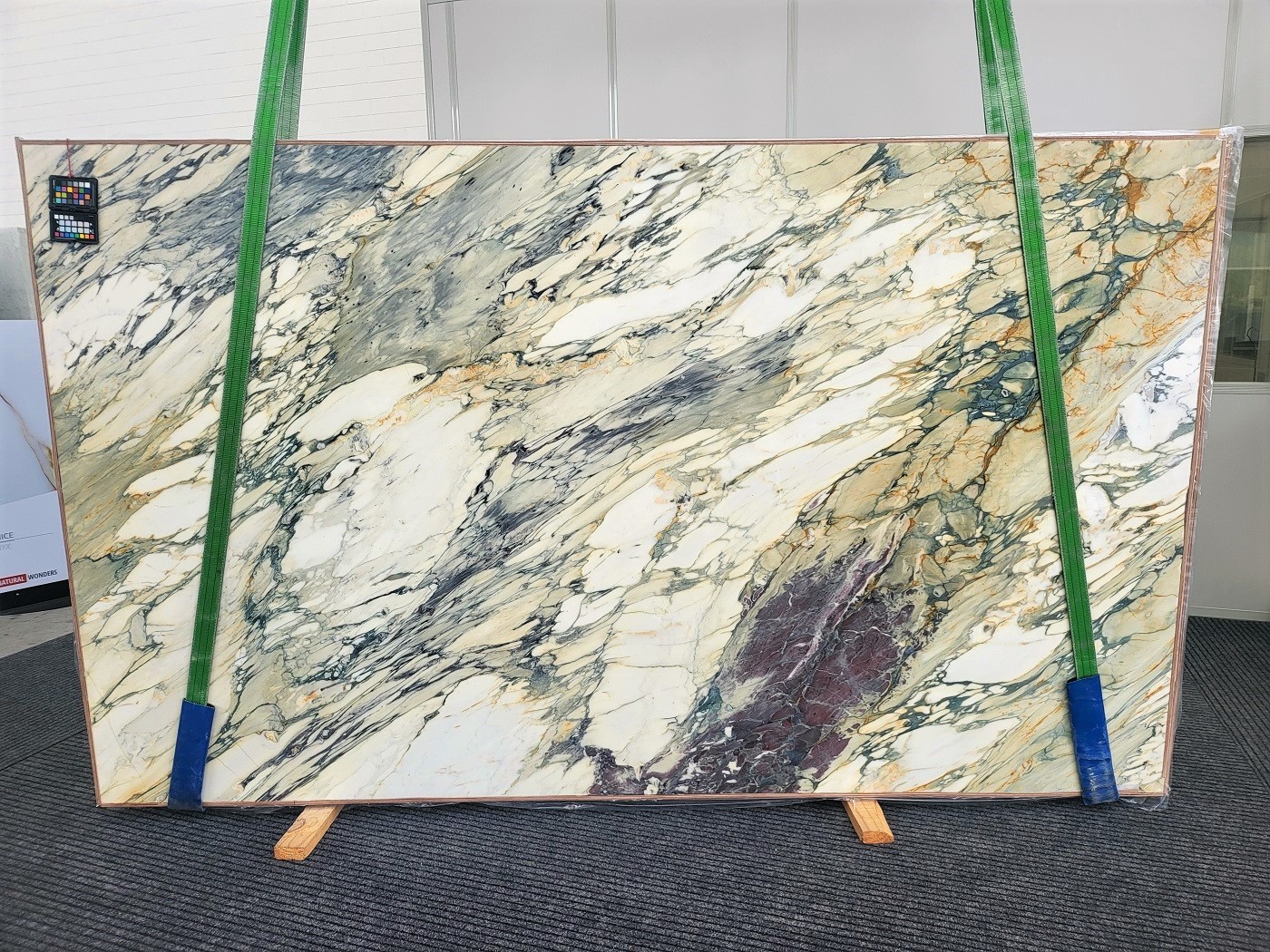 Calacatta Marble slab at Modul Marble