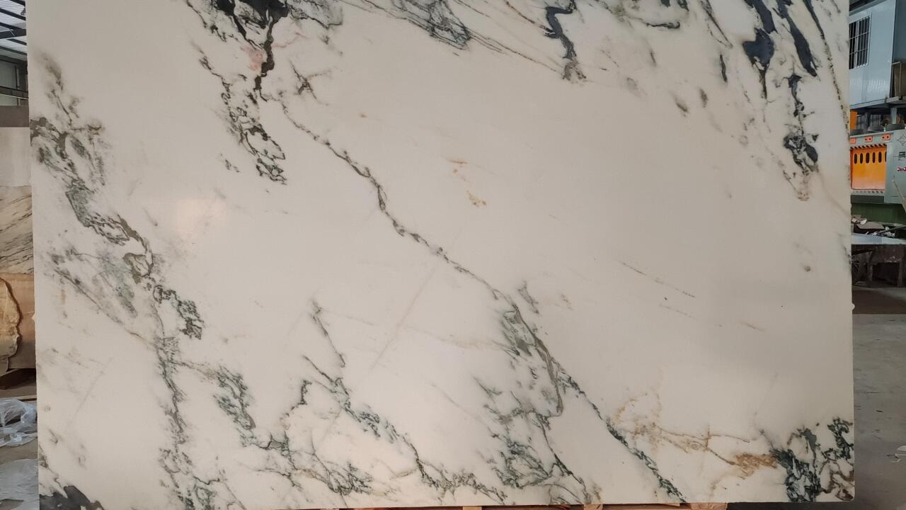 Calacatta Monet Extra Honed 2cm