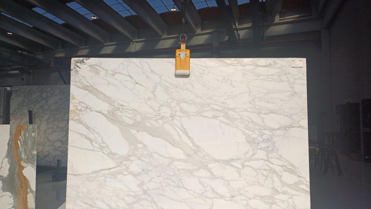 Calacatta Borghini Honed 2cm