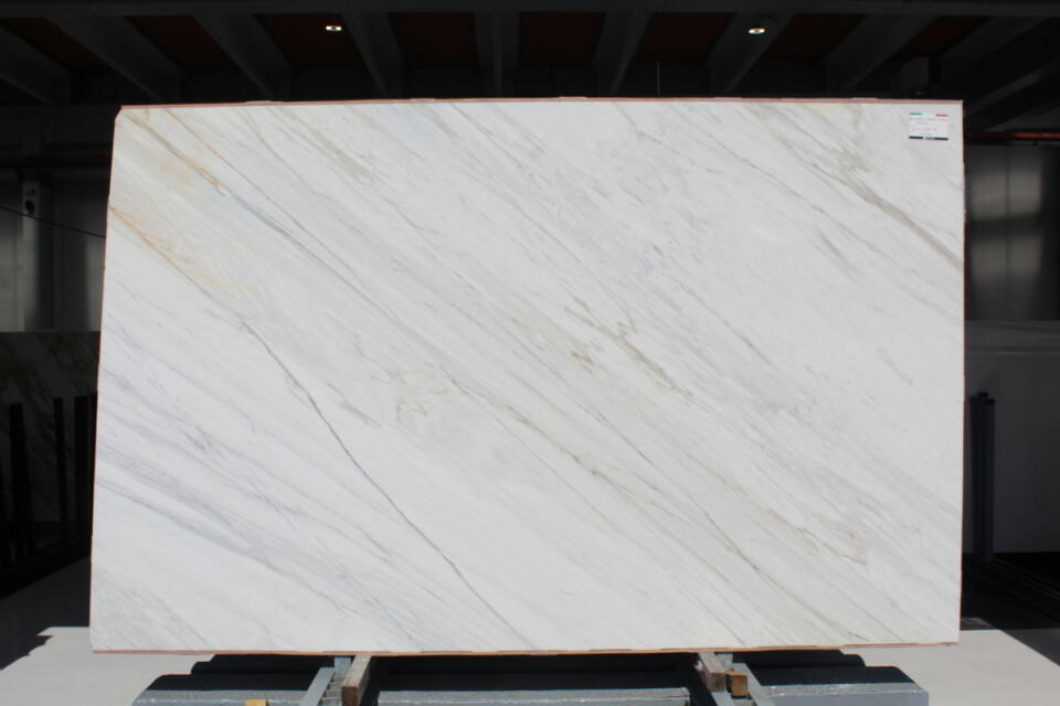 Calacatta Cremo