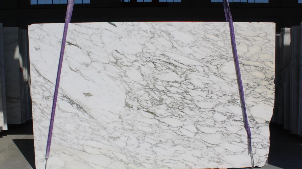 Calacatta Caldia Honed 2cm