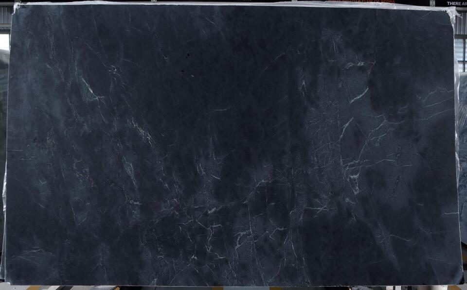 Saratoga Black