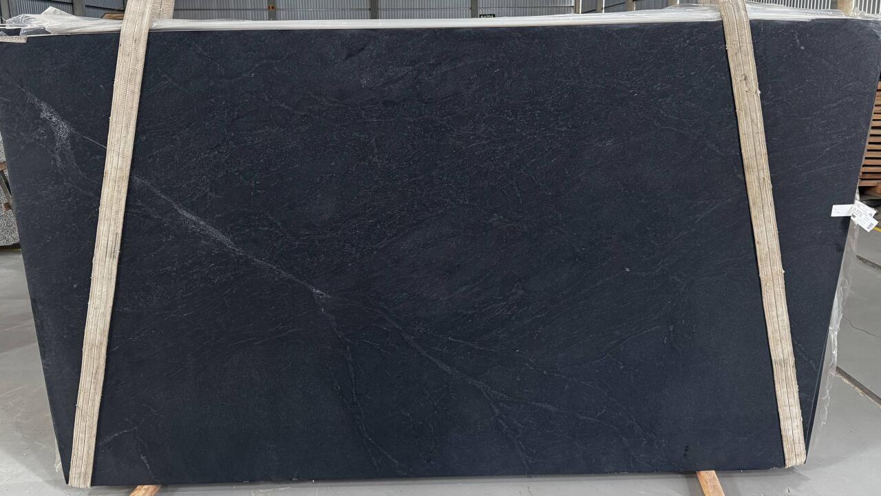 Ebony/Negresco Honed Finish 3cm