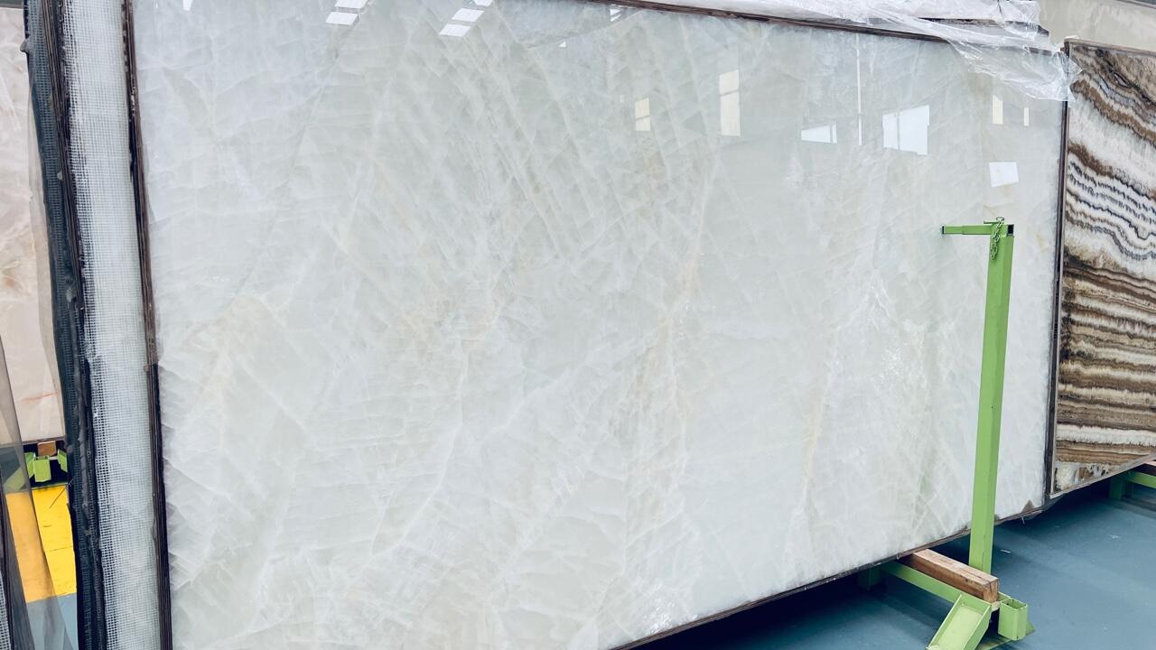 White Onyx Extra Polished Finish 2cm