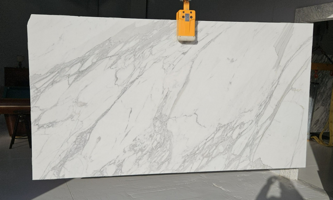 Calacatta Gold Marble slab at Modul Marble
