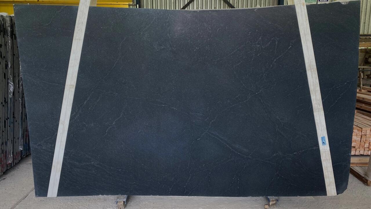 Ebony/Negresco Honed Finish 3cm