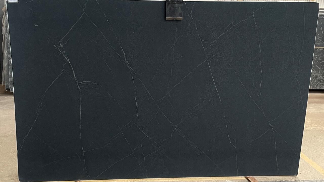 Saratoga Black 1st Choice 2cm