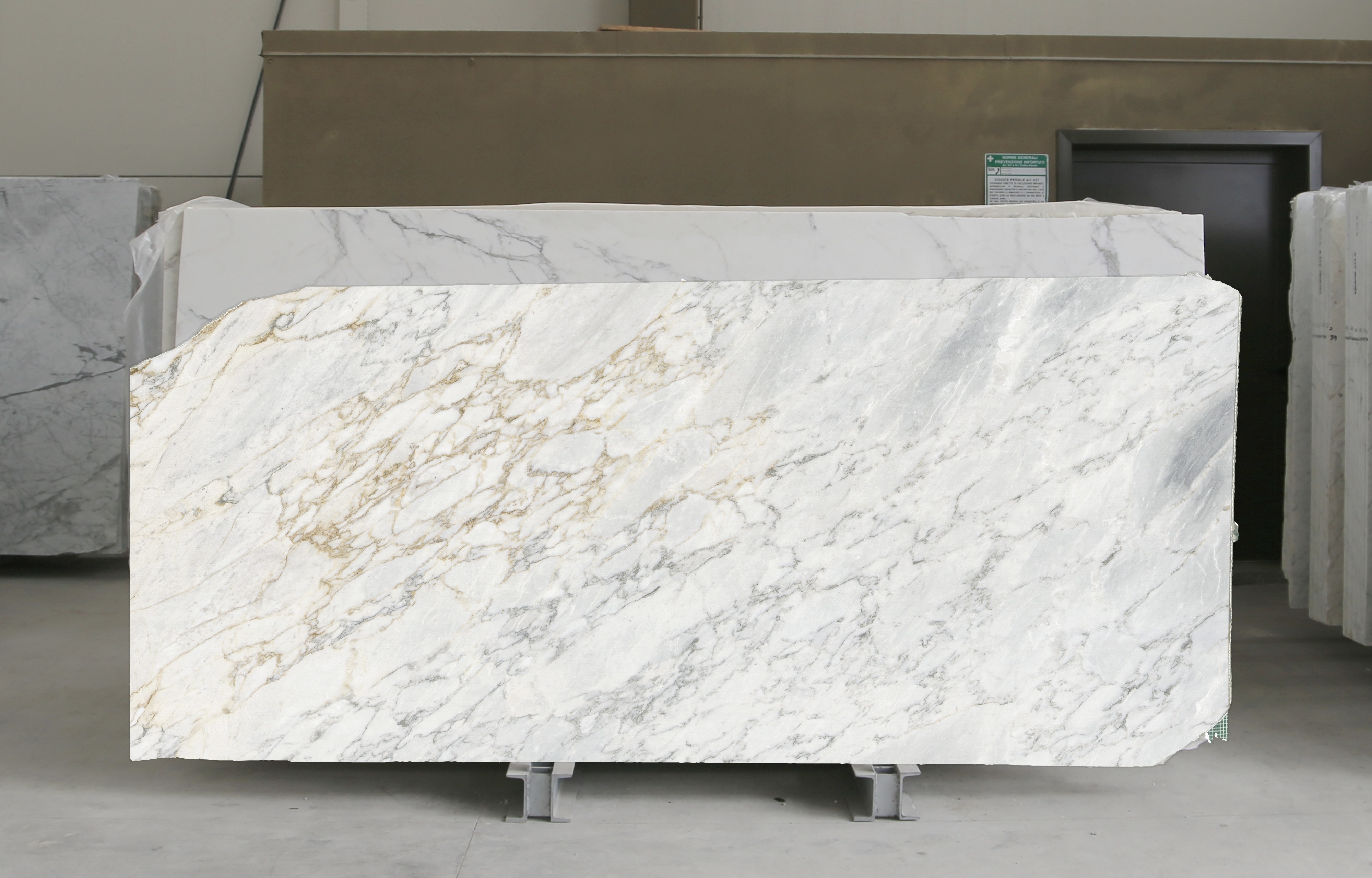 Calacatta Vagli Marble slab at Modul Marble
