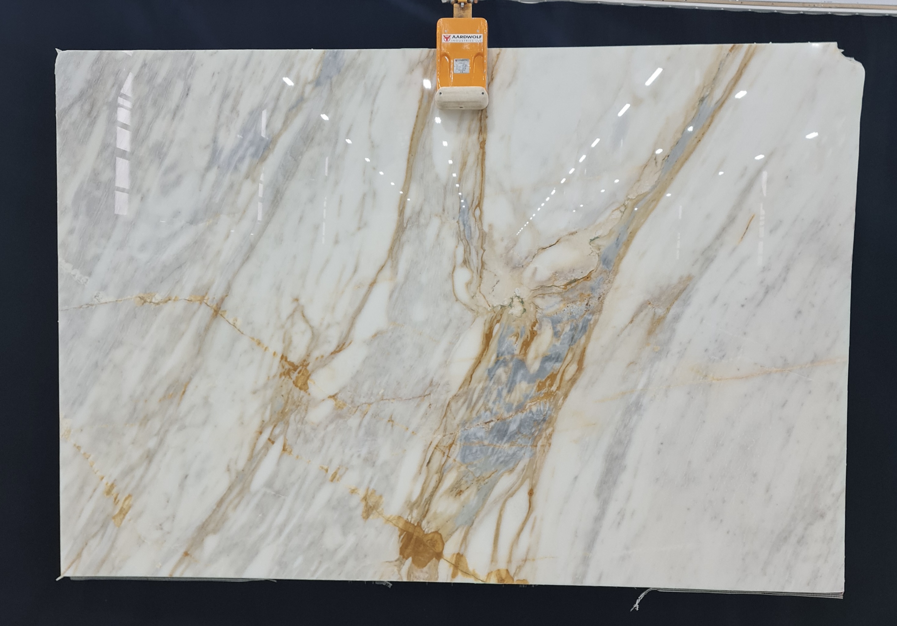 Calacatta Marble slab at Modul Marble
