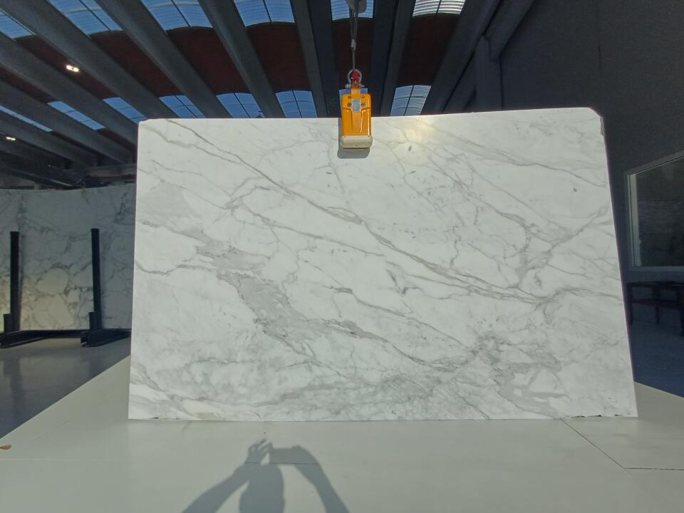 Calacatta Cremo