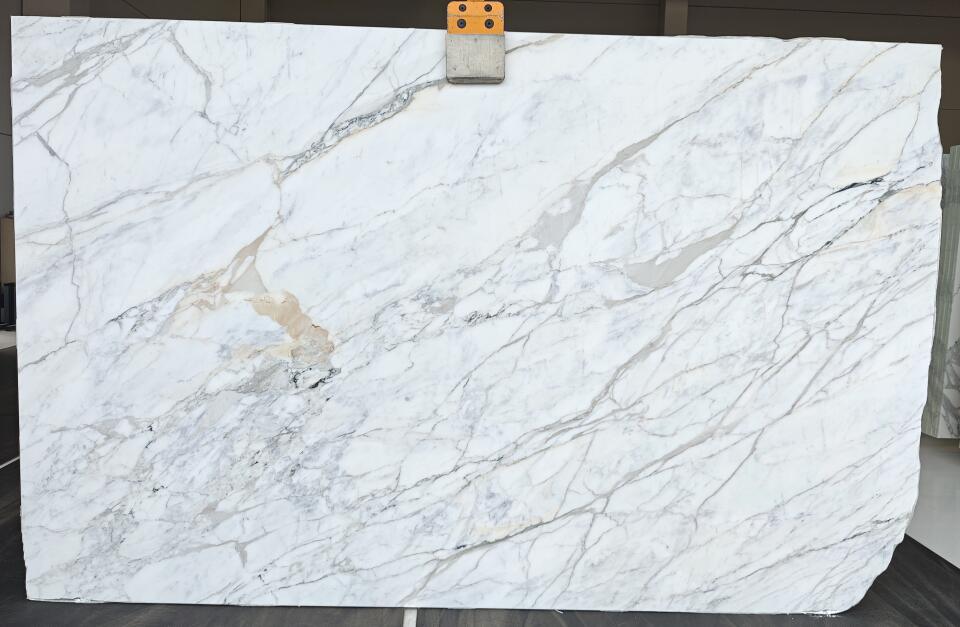 Calacatta Cremo