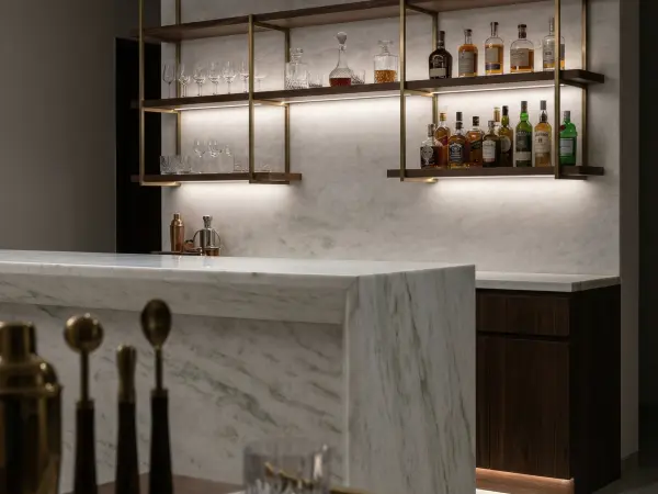 Crystal Bianco Bar