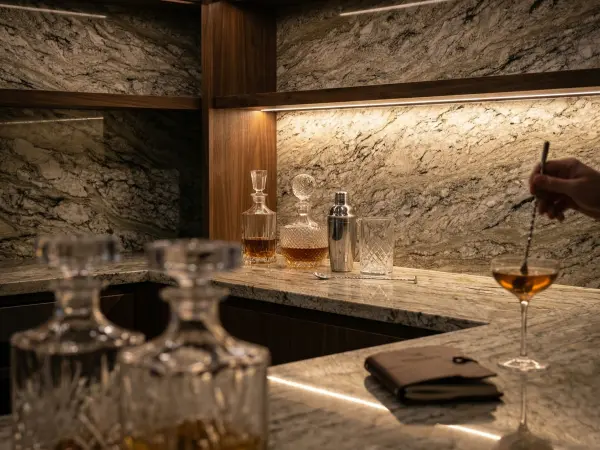 Blue Dunes/Thunder Mountain Wet Bar