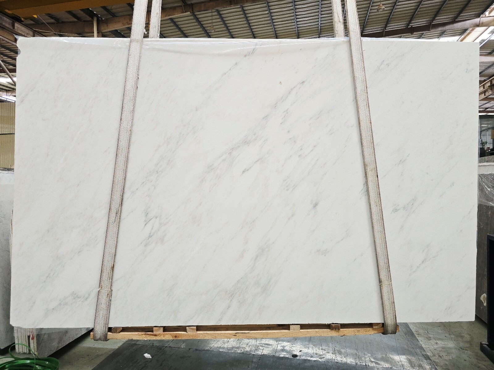 Calacatta Bella Marble Slab in Los Angeles